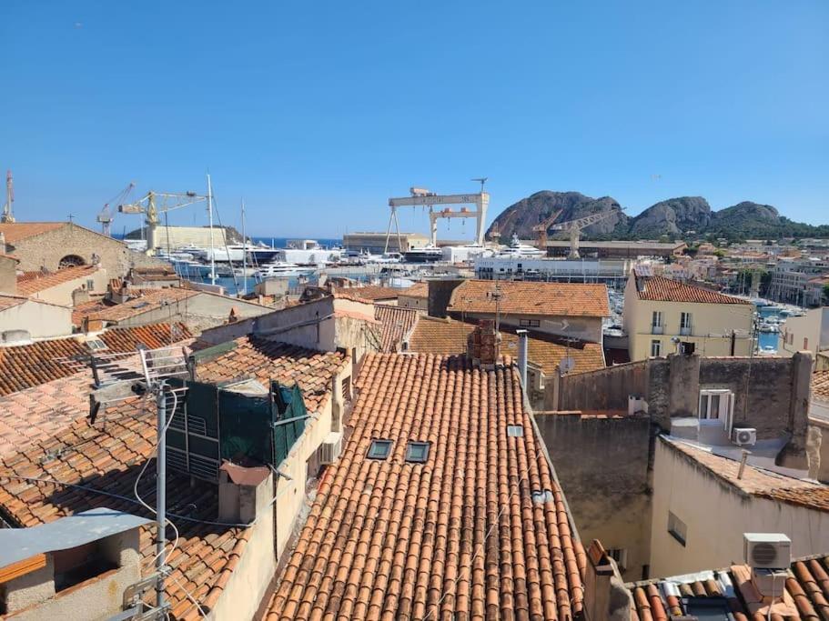 Joli Cocon - Meublé de tourisme classé 2 étoiles - Terrasse - Parking - B&B La Ciotat