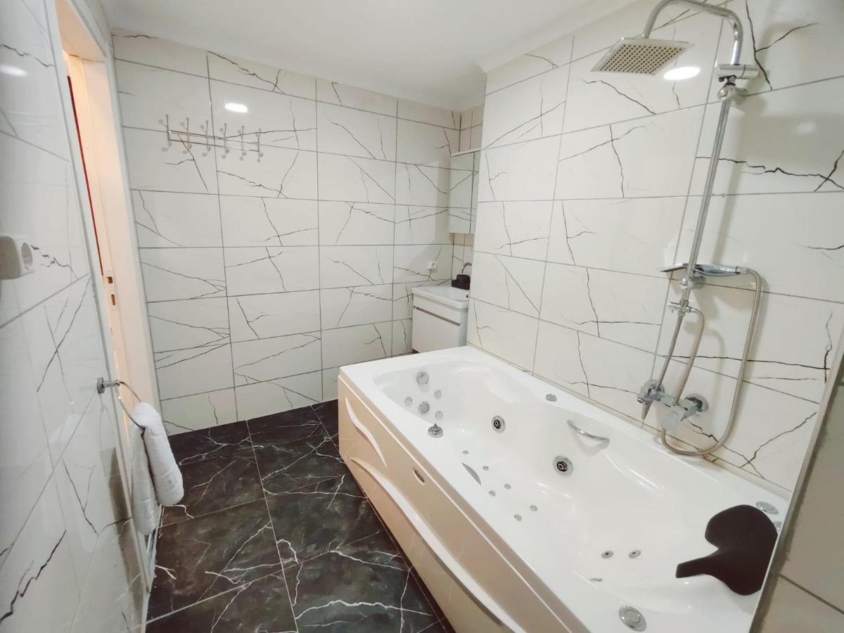 Double Room with Spa Bath