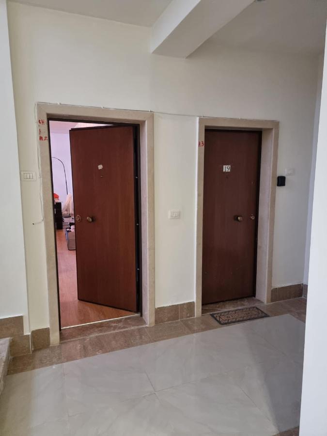 Lovely Seaview Apartment Saranda - 70m from Beach - Free Parking Garage - Ferienwohnung