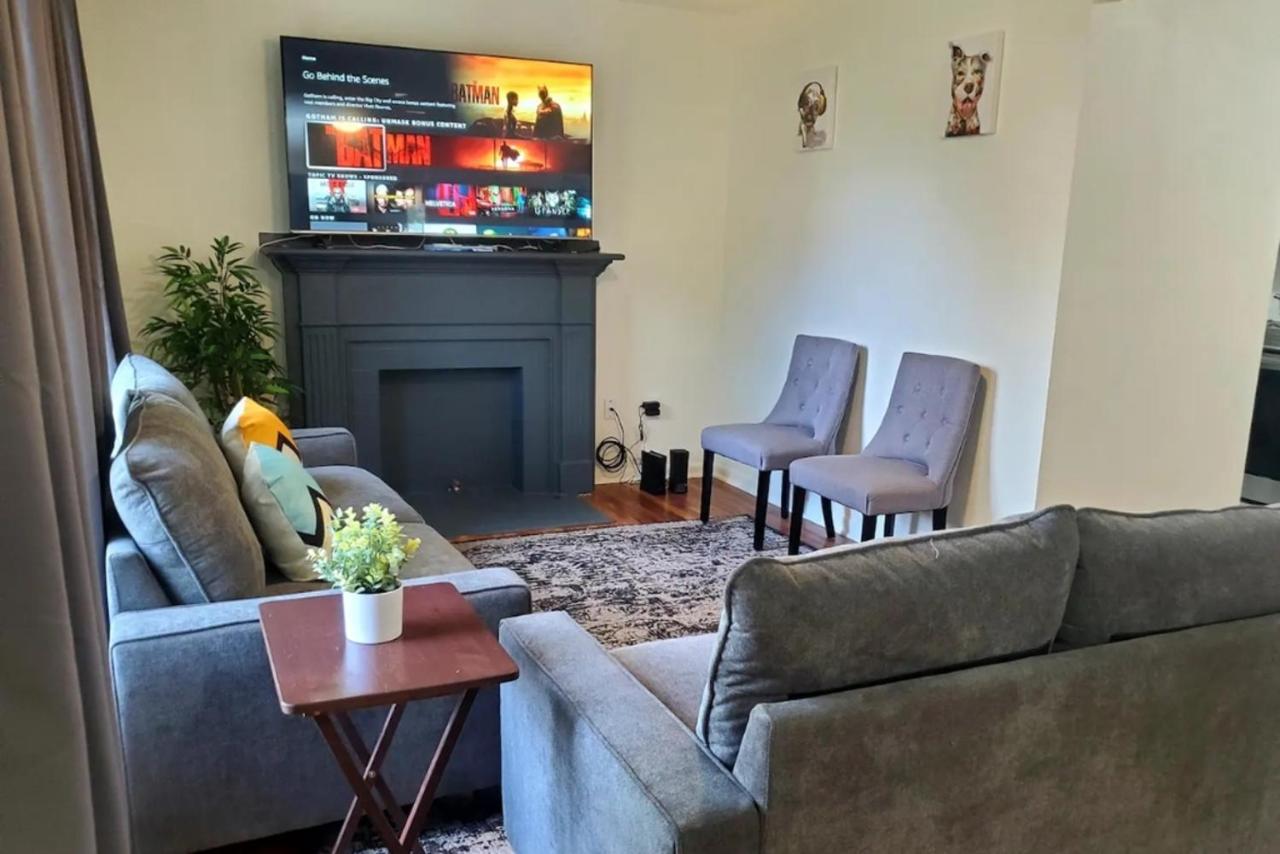 Comfortable Home Near Downtown & AT&T Center - Bed and Breakfast San Antonio