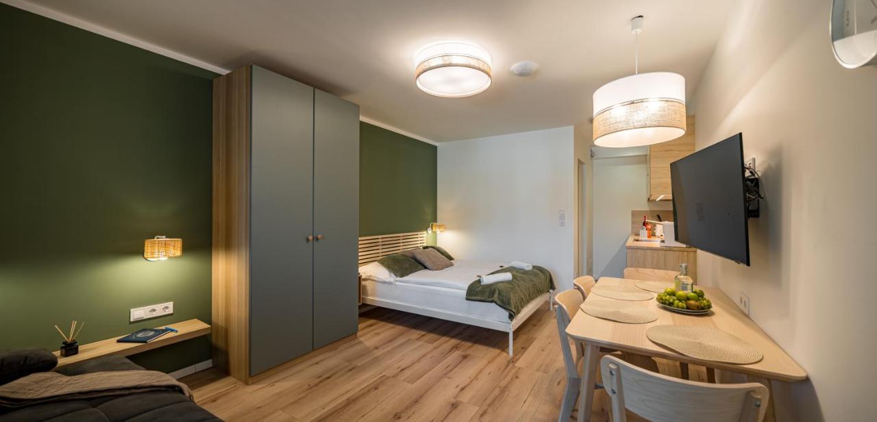 Apartment mit Poolblick