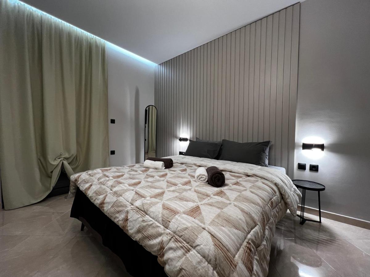 Superior One-Bedroom Apartment with Balcony