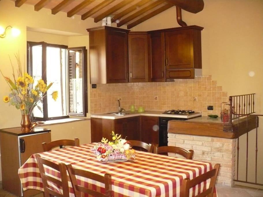Casa il Fileno Lovely Apartment in Medieval Certaldo Alto - B&B Certaldo