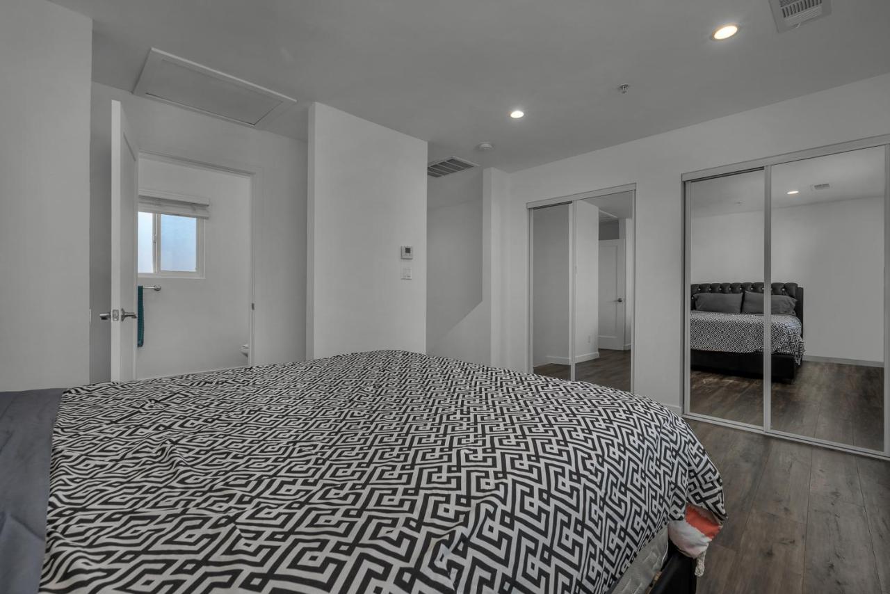 Modern 2 Levels One-Bedroom Retreat in central Location in Hollywood - B&B