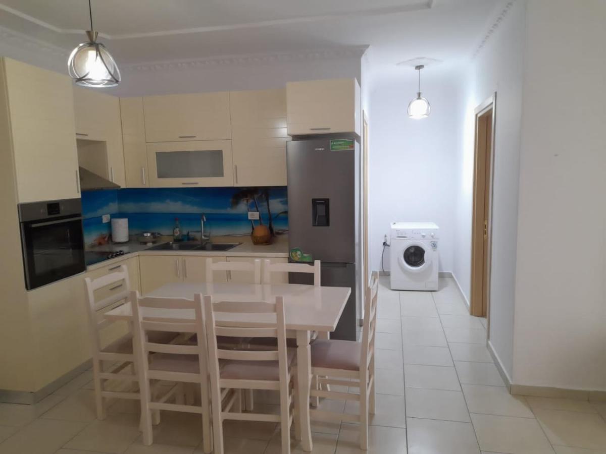 Apartament Ajlin,Vlore - Bed and Breakfast Vlorë