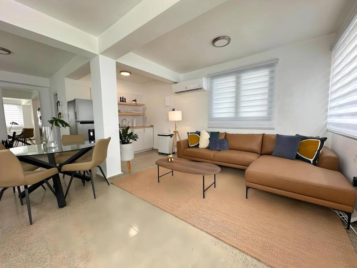 Beautifully Renovated 3 Rooms Home I - Ferienwohnung