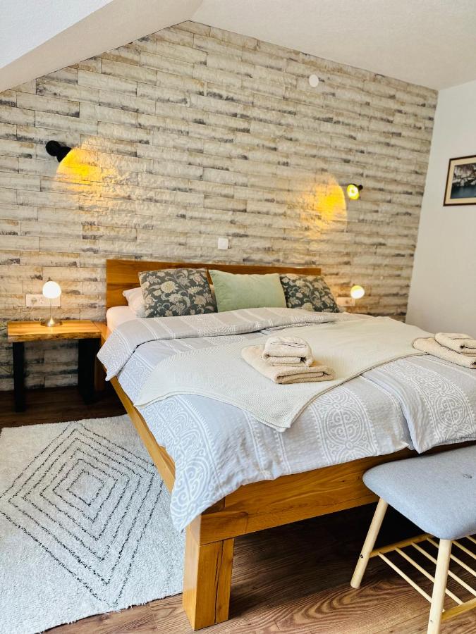 Doppelzimmer mit Balkon und Gartenblick