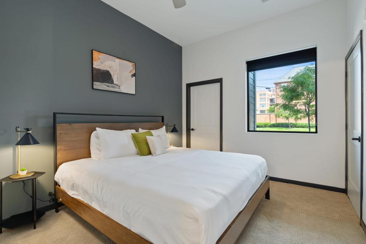 CozySuites on Mass with garage parking #1 - Chambres d’hôtes Indianapolis