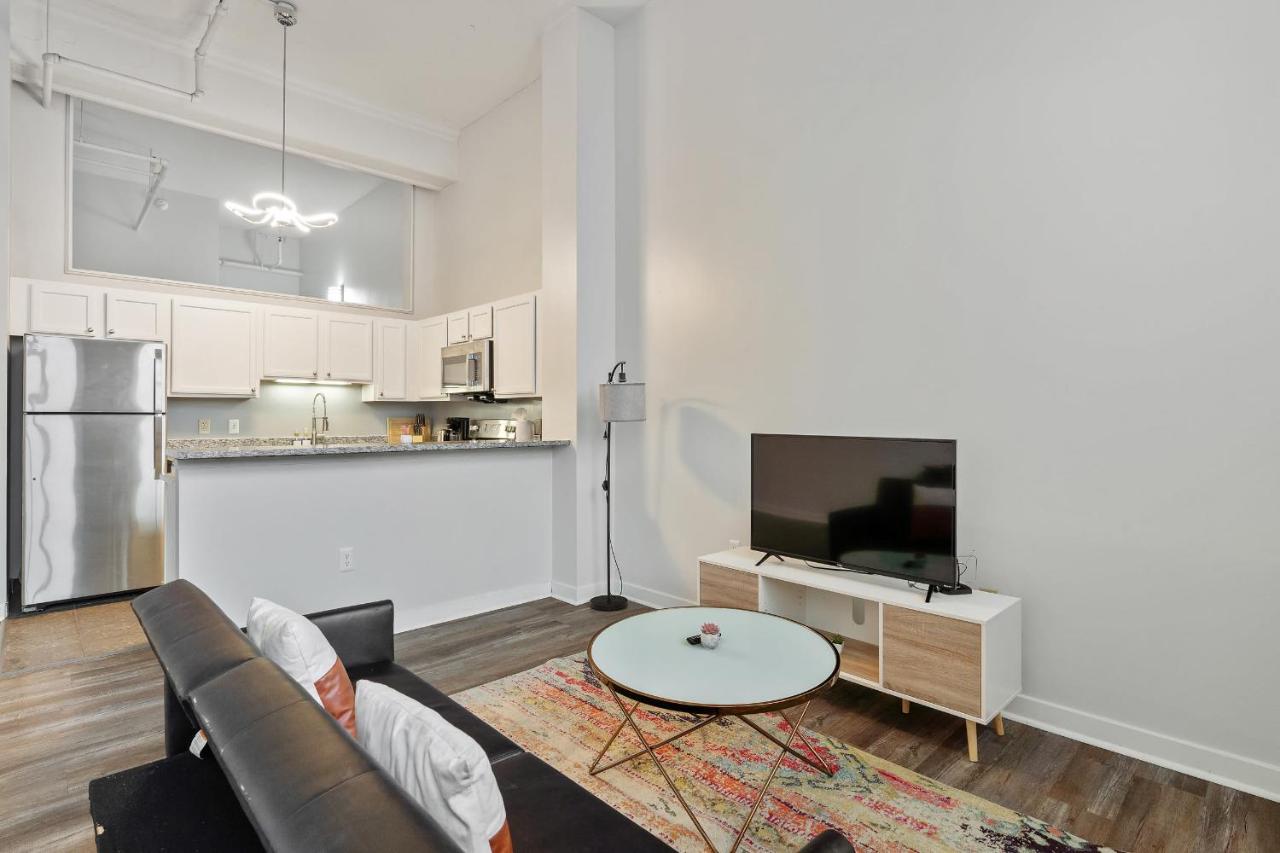 CozySuites - 1BR with Direct Skybridge Access #3 - B&B