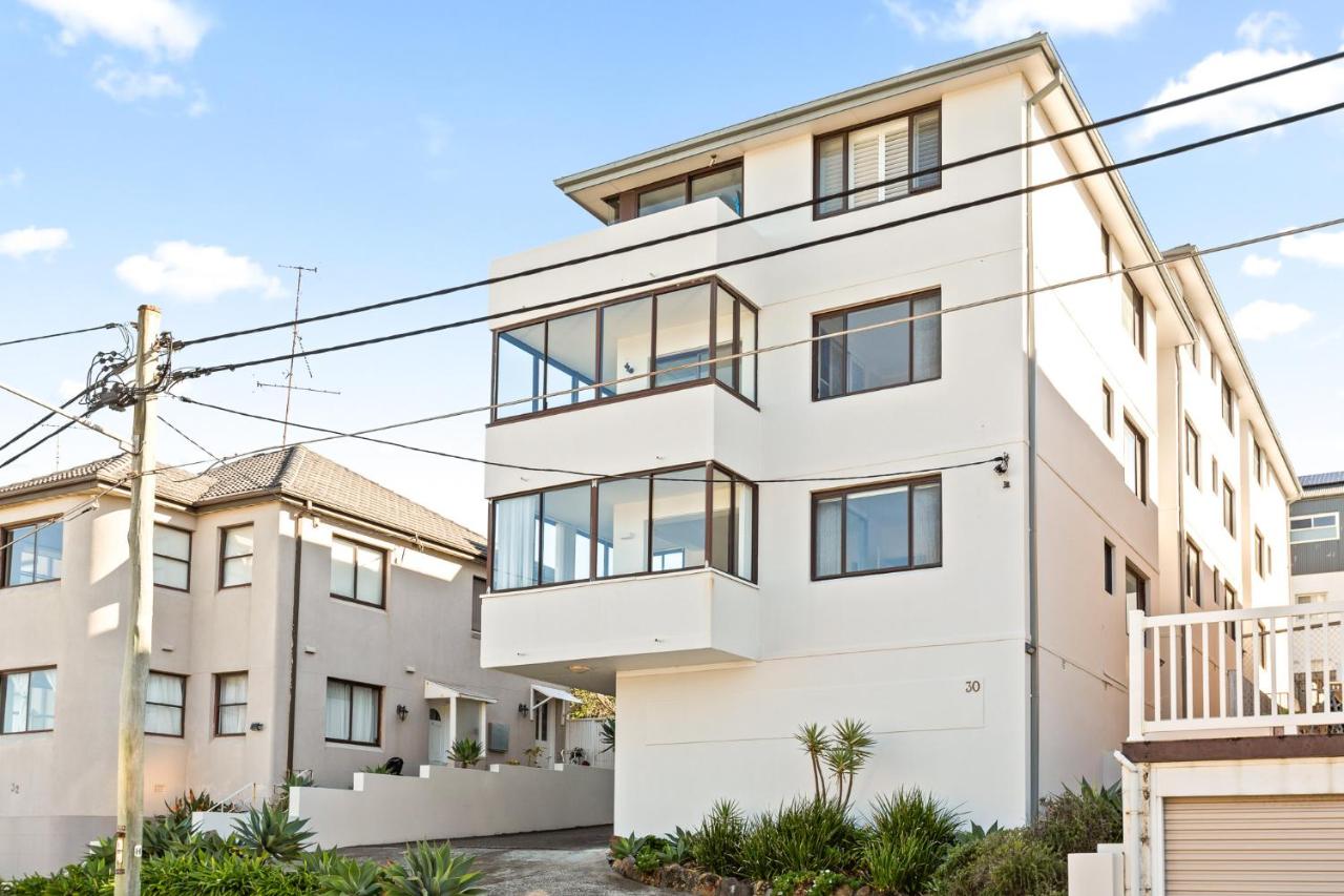 Pristine 2-Bed With Expansive Beach Views - B&B