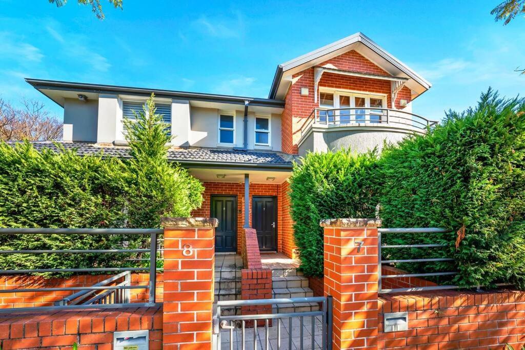Urban Chic Chatswood 3BR Apartment - Chambres d'hôtes Sydney