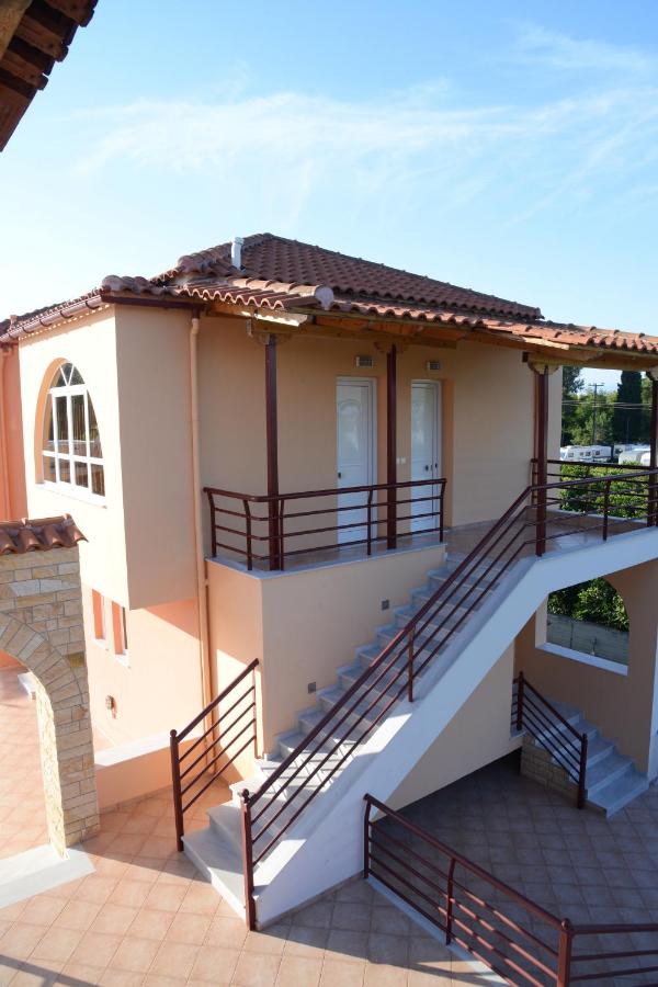 One-Bedroom Apartment - Top Floor (4 guests)