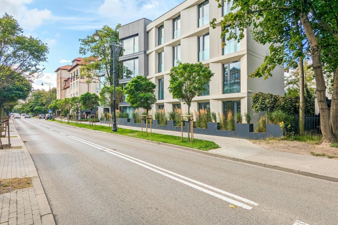 Elegancki Apartament w Sopocie z Parkingiem i Klimatyzacją Blisko Plaży by Rent like home - B&B
