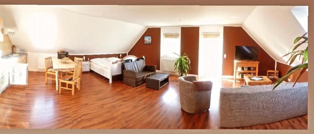 Studio-Apartment mit Balkon