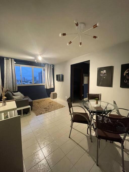 1102 Apto Inteiro - Área Central - Ferienwohnung