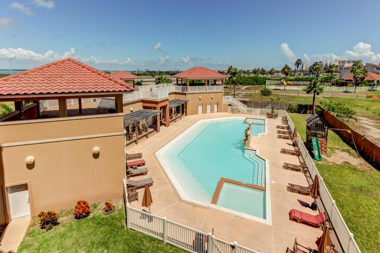 La Isla Condominiums #F304 - B&B