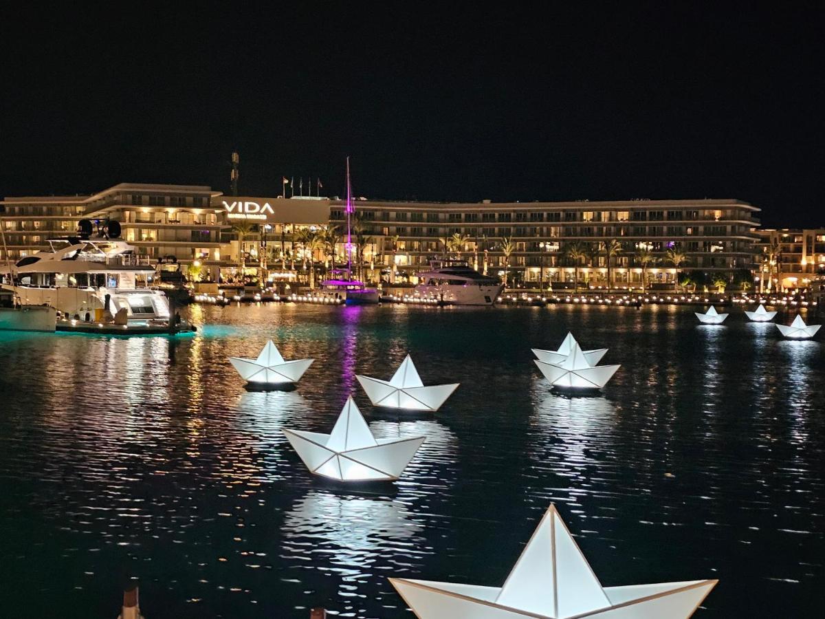 3 Bedroom Apartment Sea View at Vida Marina Hotel Residence, Marrassi north coast - Chambres d'hôtes El-Alamein