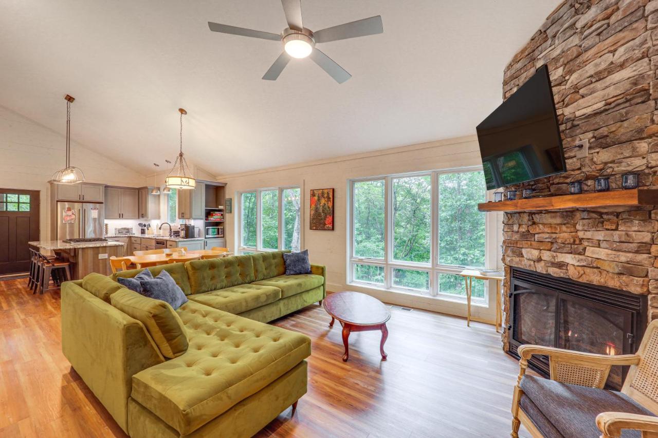Pet-Friendly West Jefferson Home with River View! - Bed and Breakfast