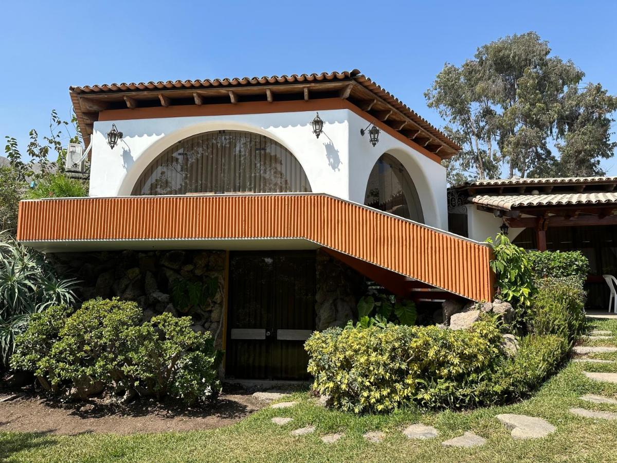 Casa de Campo Condominio El Pueblo-Santa Clara,Ate - B&B