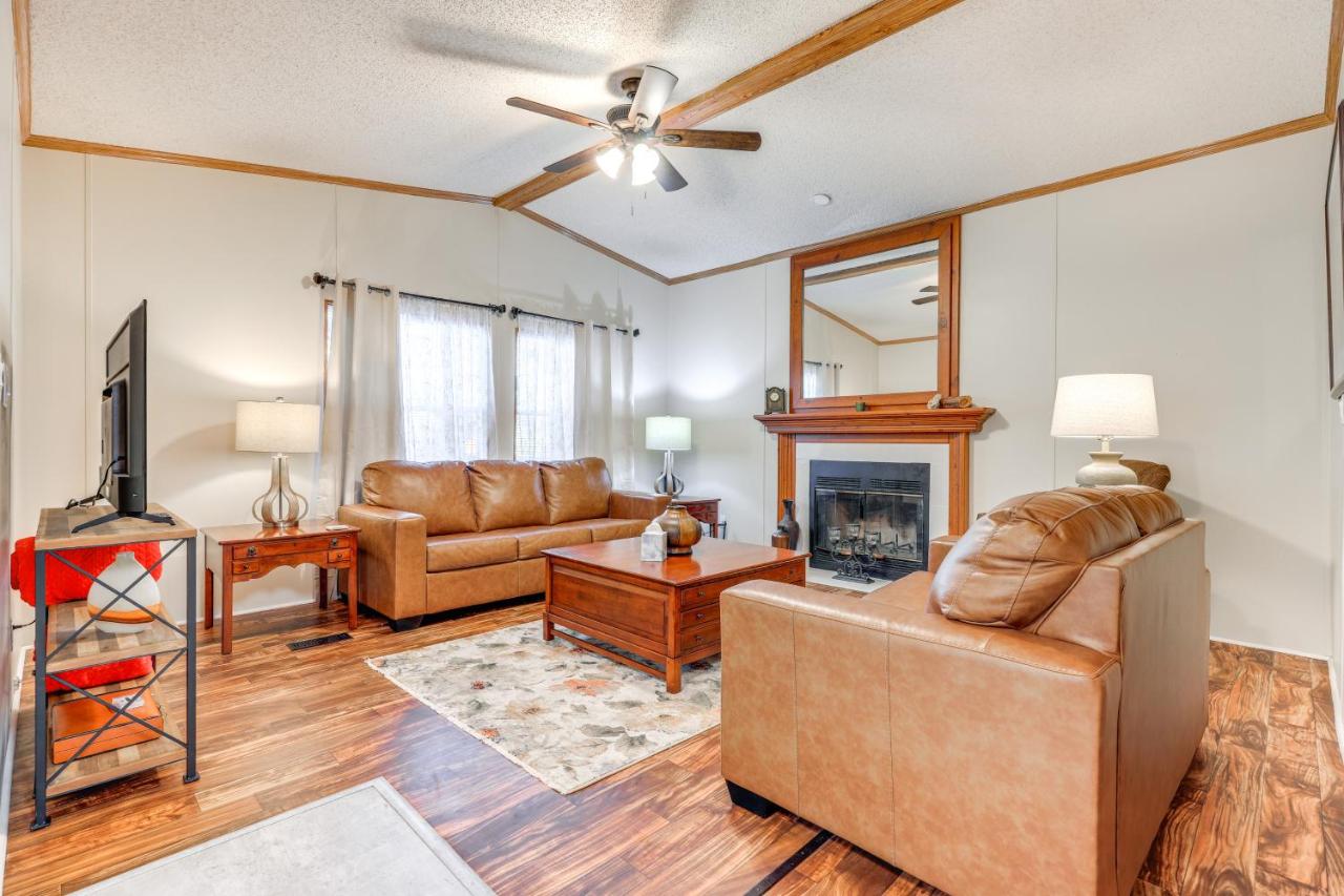 Relax, Swim & Explore: Home in Wimberley! - B&B Wimberley