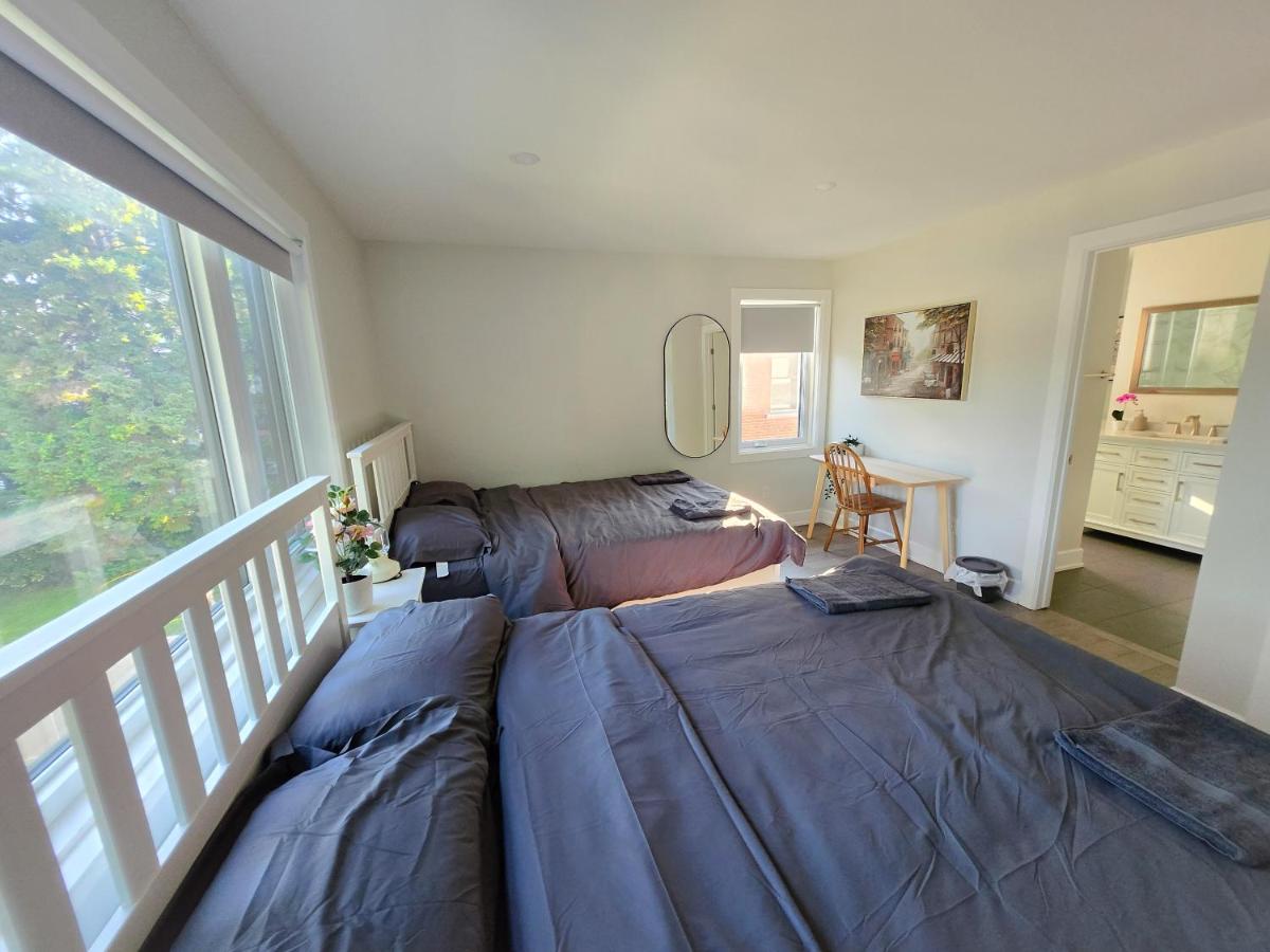 Deluxe Queen Suite