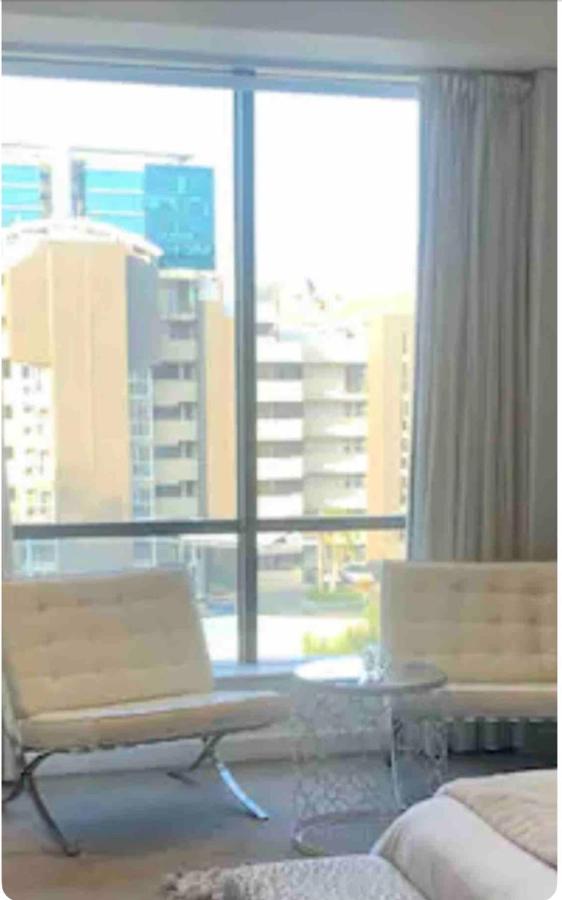 Sandton Skye Stylish Apartment free WIFI & Gym - B&B