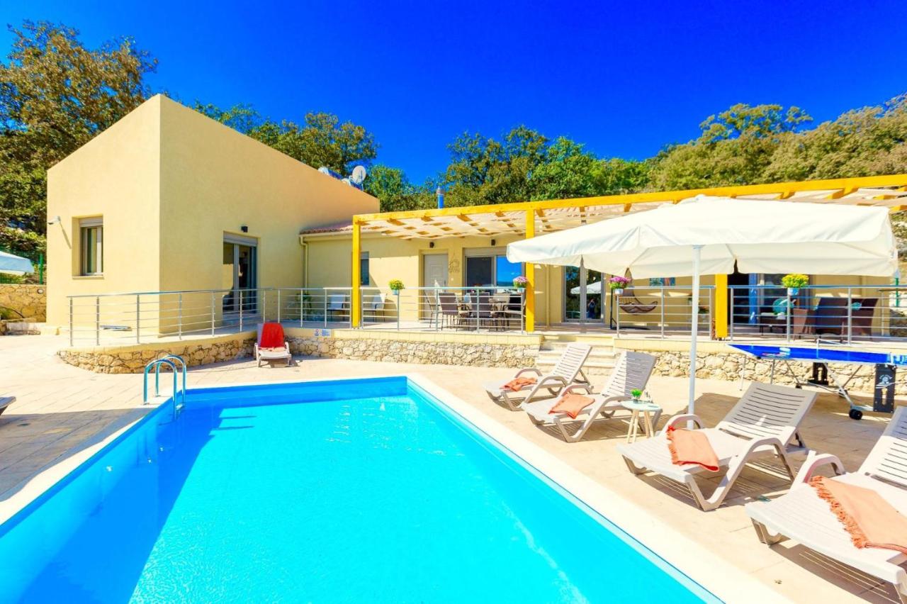 Villa con 4 Camere da Letto