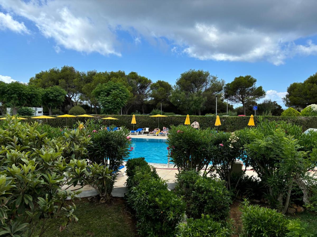 Apartamento con piscina y delante de la playa - B&B Sant Tomàs