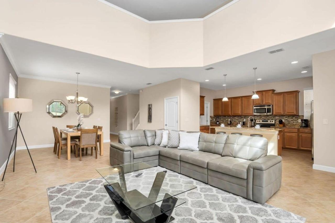 Near Disney - 5BR Home- Games Pool Hot Tub & BBQ - B&B Kissimmee