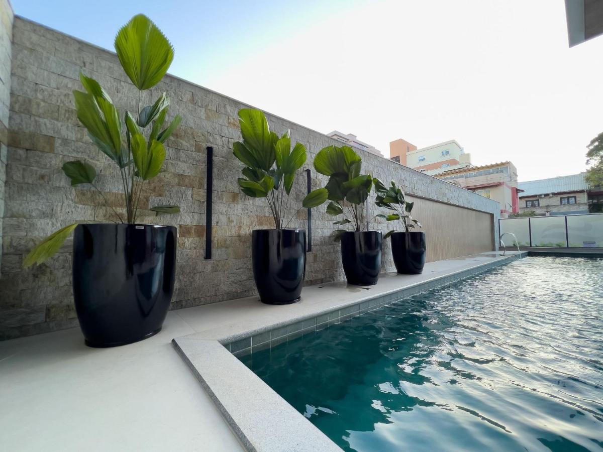 115F - 3 quartos a 100m da Praia de Bombas - B&B