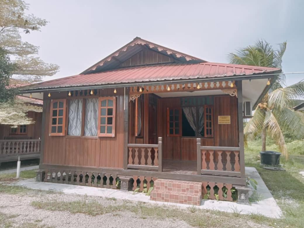 Home stay Cinta Faizal senibong - Ferienwohnung Parit Raja