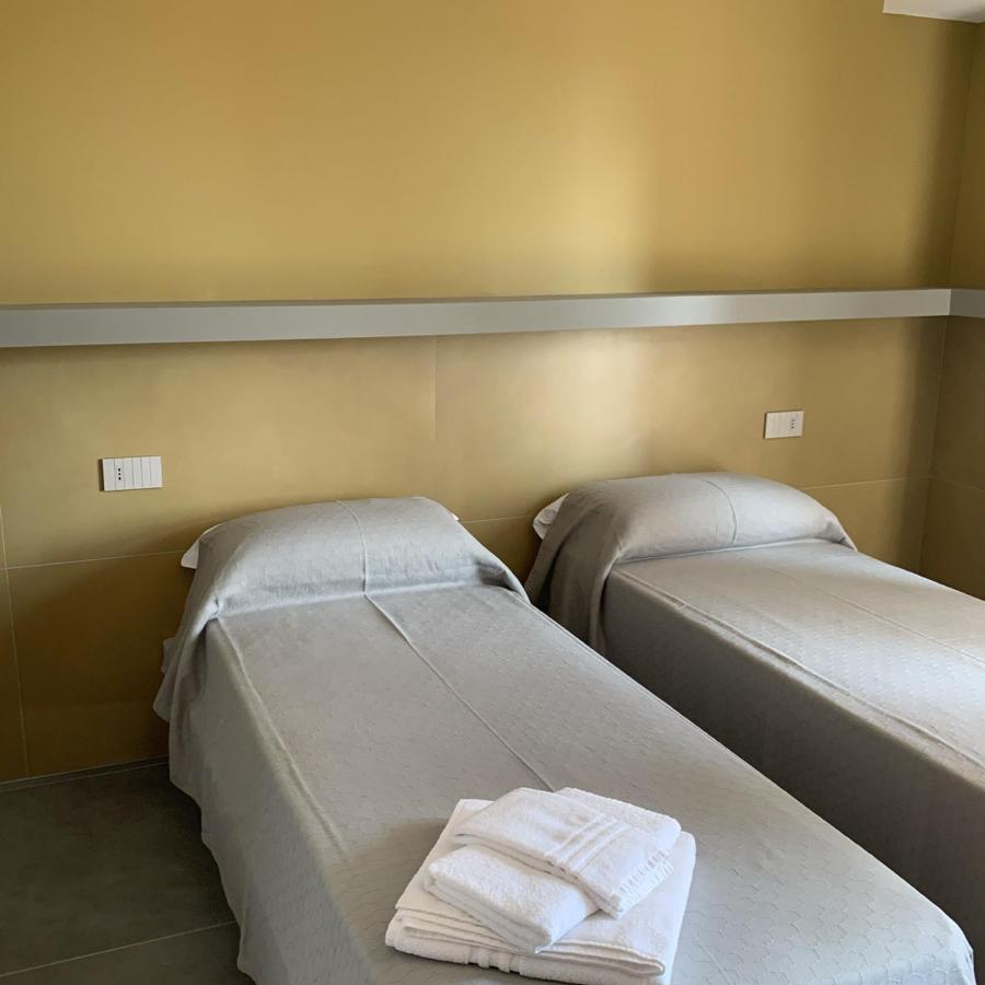 Zweibettzimmer mit Bad