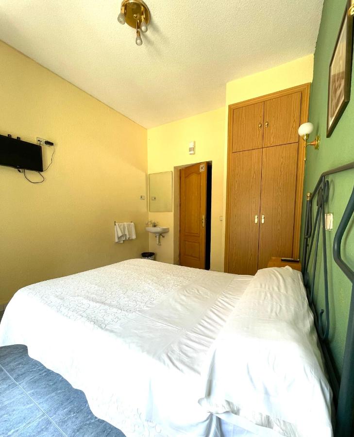 Habitación Doble con baño compartido