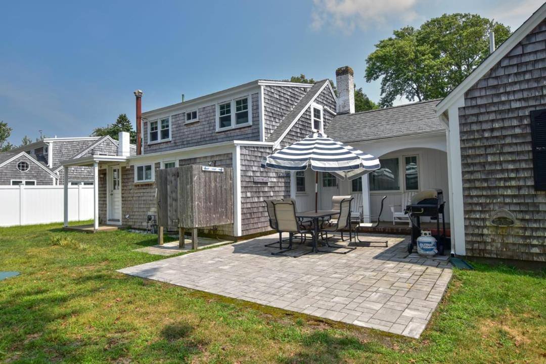 3 Min Walk to Beach Large Fenced Yard - Bed and Breakfast Yarmouth