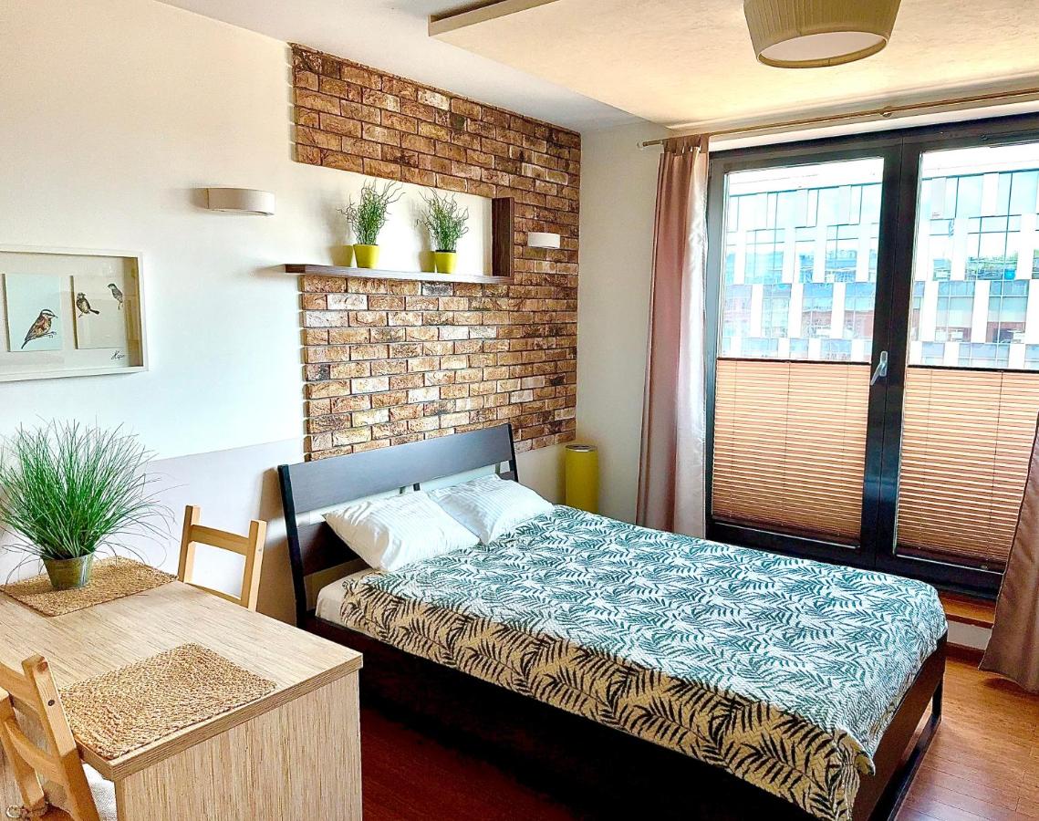 Stylowe studio z parkingiem - 3 minuty od Dworca & Galerii Krakowskiej - Ferienwohnung Krakau