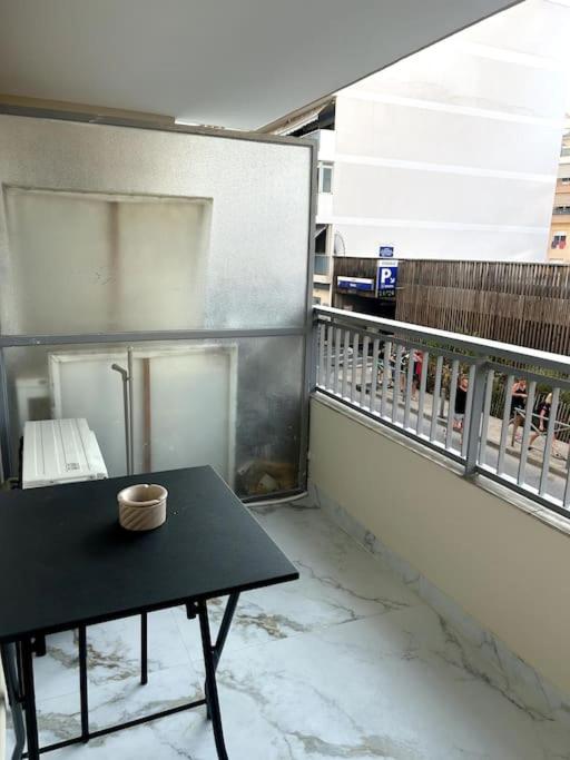 Superbe studio - Bed and Breakfast Vallauris