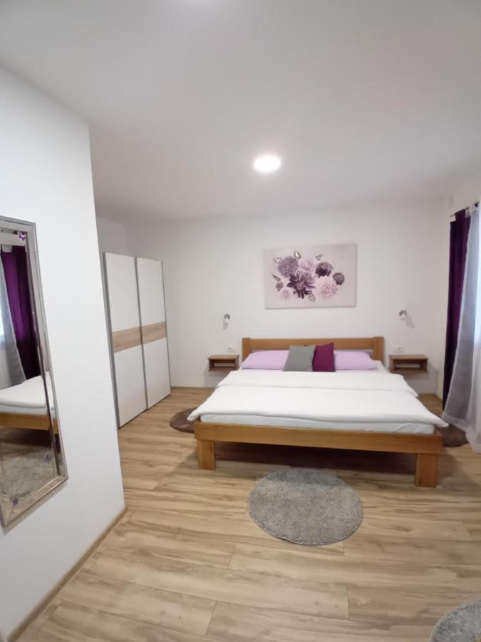 Studio mit Kingsize-Bett und Schlafsofa