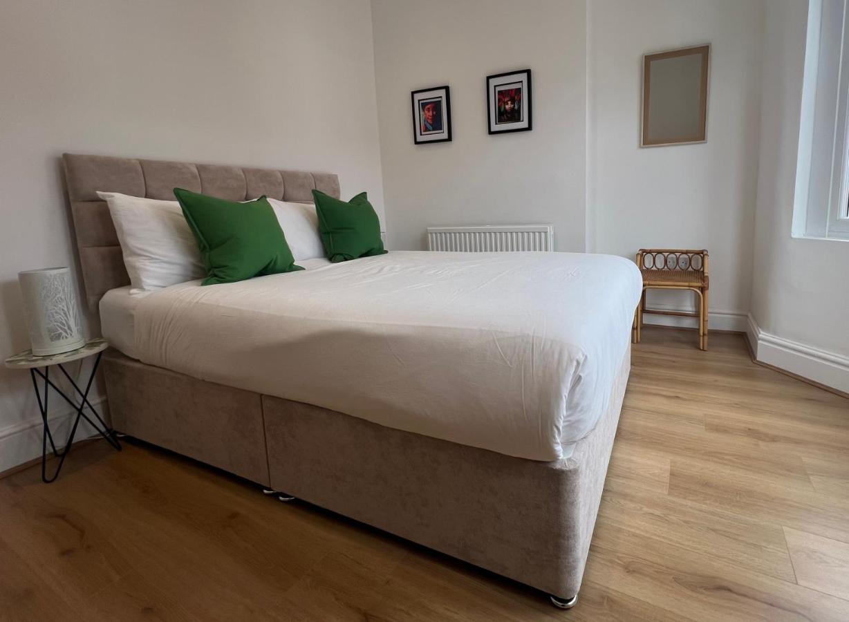 2025 Award Winner Liverpool Cherry House - 4 Bedrooms - B&B