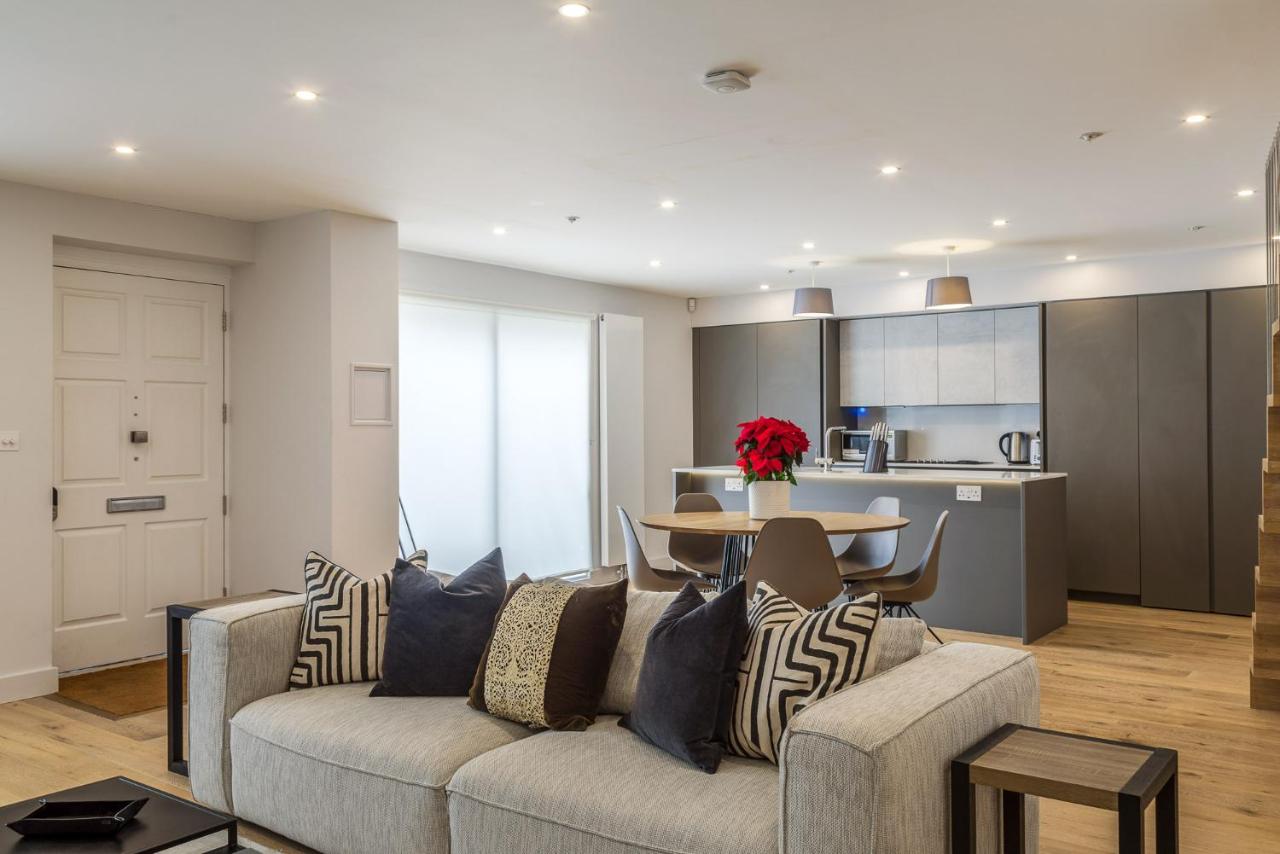 PickThePlace family house in West Kensington - B&B