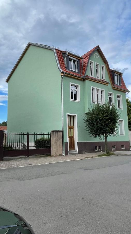NEU! OASIS - FeWo am Harz, hochwertig Kernsaniert, 83 qm, EG - Chambres d’hôtes