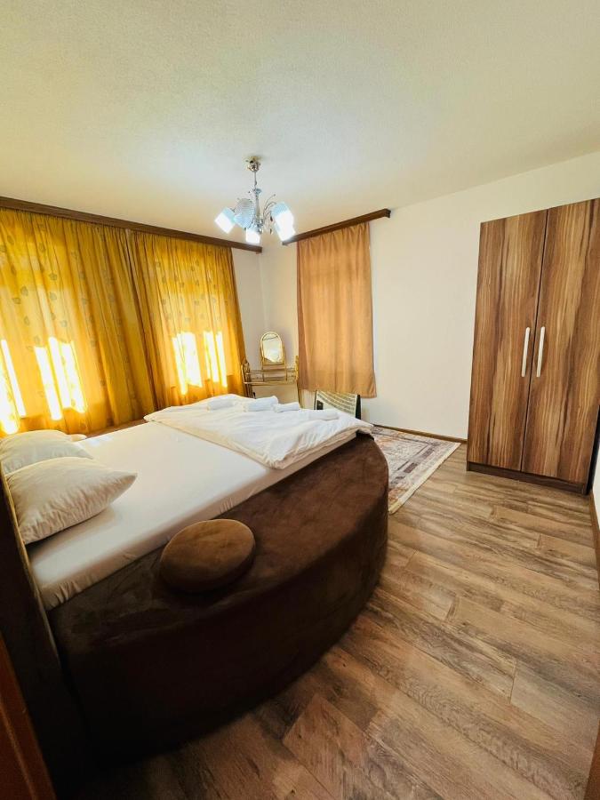 Home with a Swimming Pool - Chambres d’hôtes Bihać