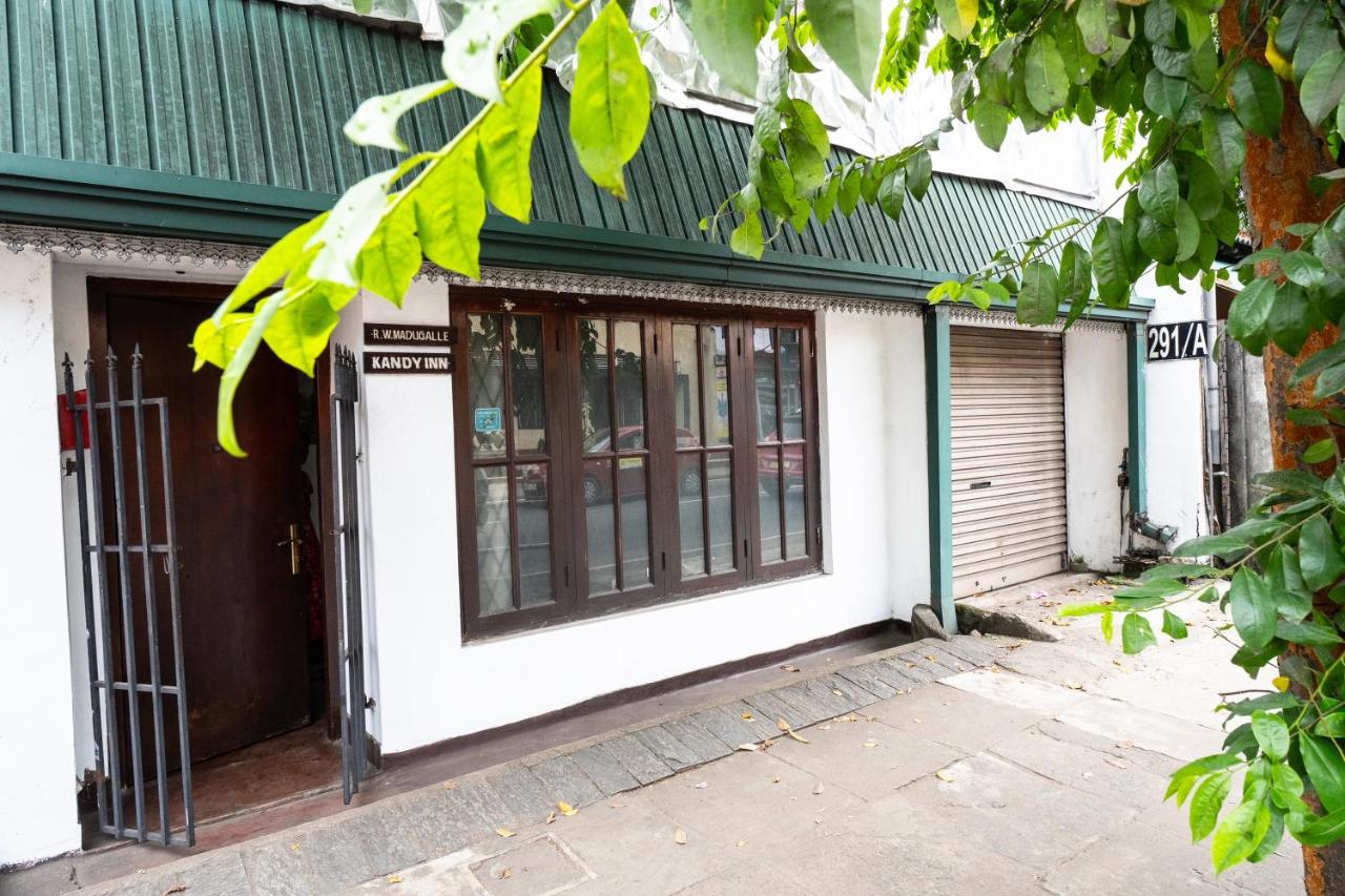 Kandy Inn Madugalle’s family guest house - B&B