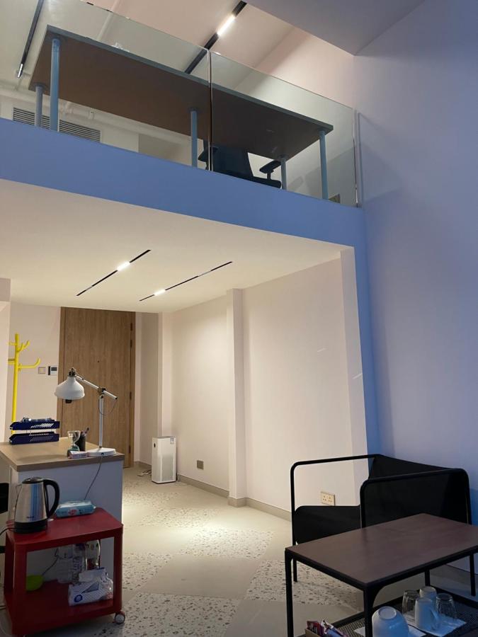 Wanchai Duplex Apartment - B&B