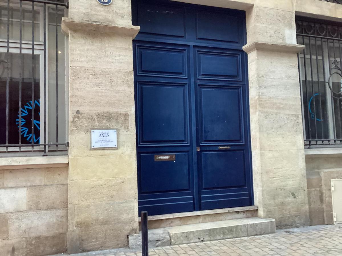 Bel appartement rénové - Place du Palais avec Parking - B&B