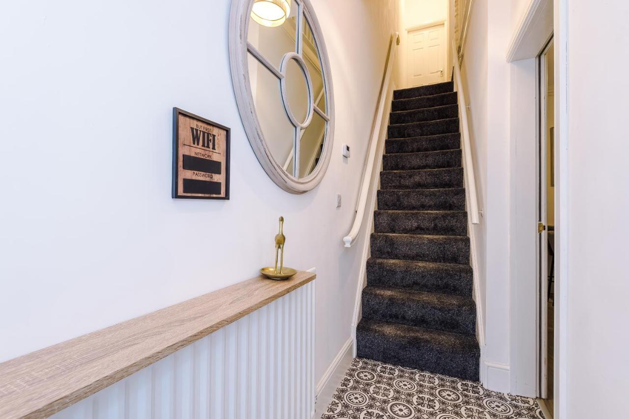 Hartshill House by YourStays - B&B Stoke-on-Trent