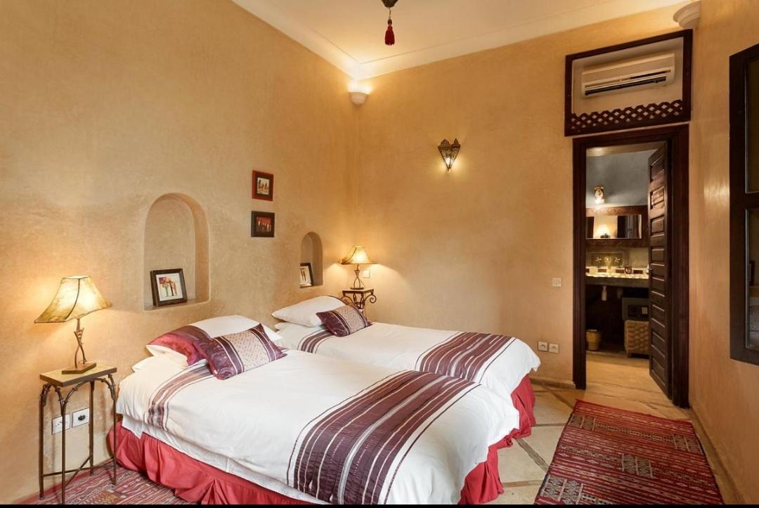 Doppel-/Zweibettzimmer mit eigenem Bad
