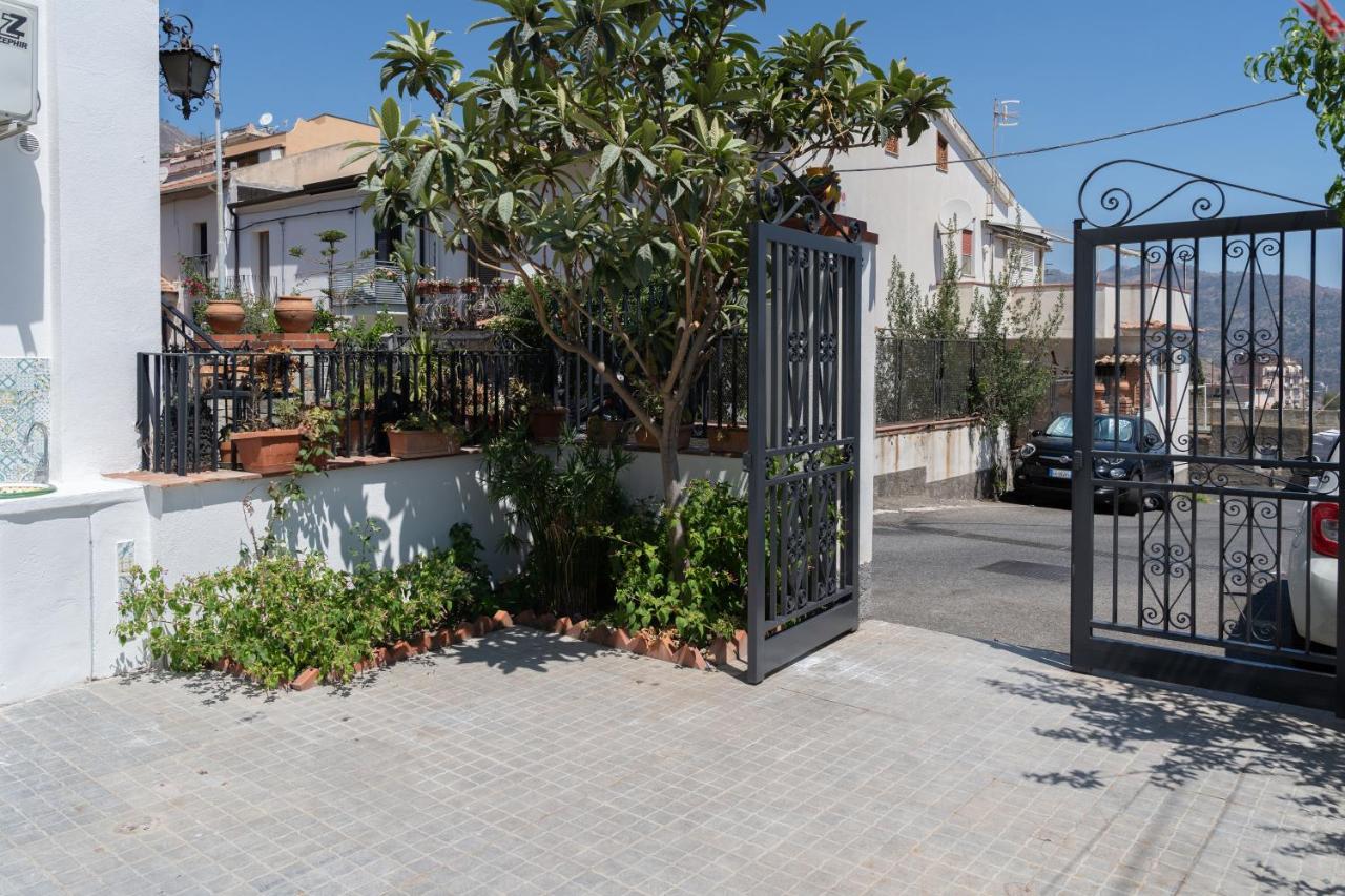 Lightstadium - B&B Taormina