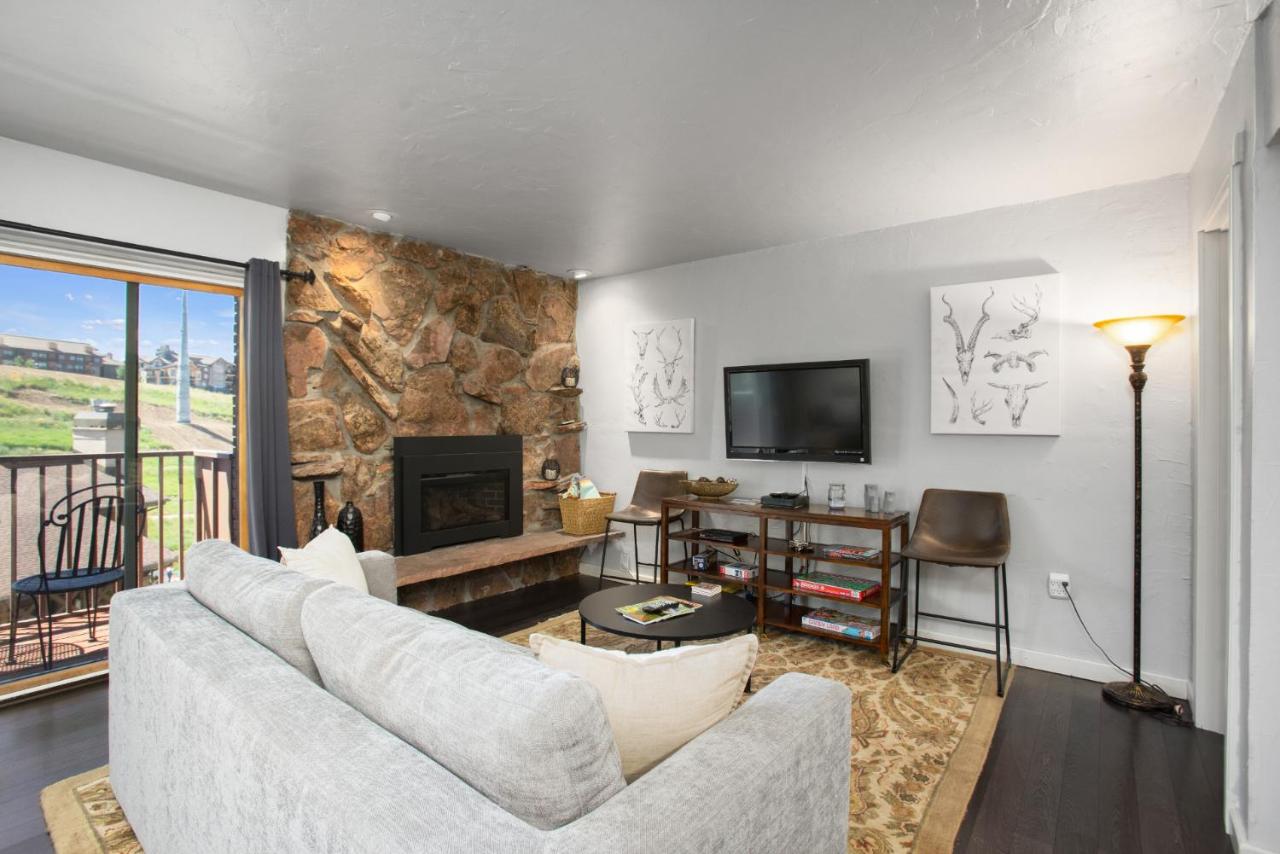 Ski In, Ski Out, Ski Slope Views, California King, Recently Renovated - B&B Steamboat Springs