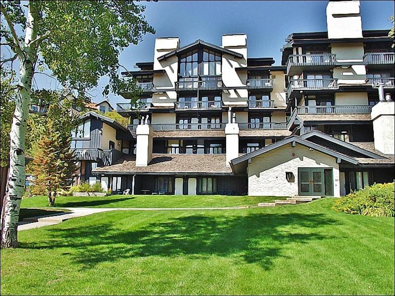 2 Outdoor Hot Tubs, Great Views, Two Bedrooms Plus Loft - Bed and Breakfast Steamboat Springs