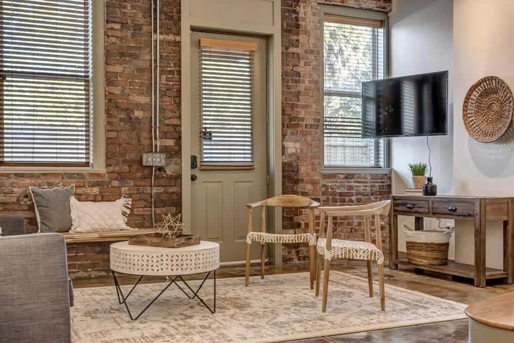 Hidden-Gem 2B Towhhouse in Springfield Close to DT and Stadium! - B&B Jacksonville